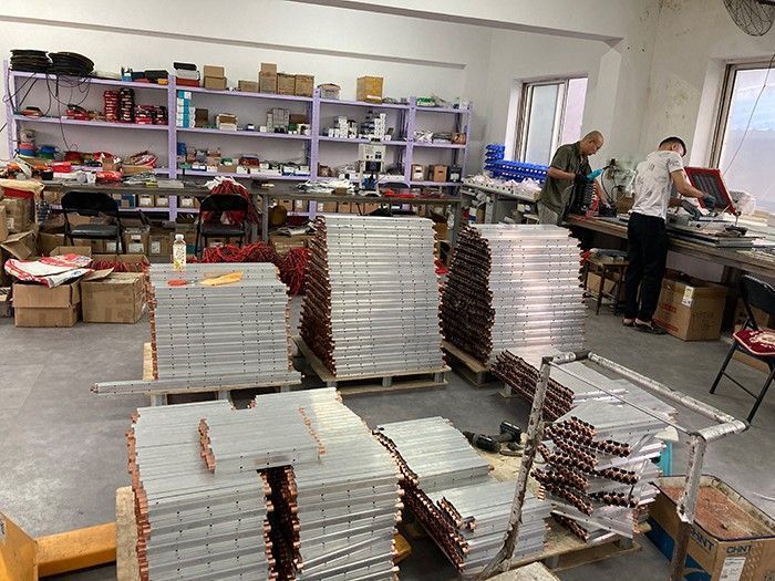 稀結(jié)半導(dǎo)體電鍋爐爐生產(chǎn)現(xiàn)場(chǎng)